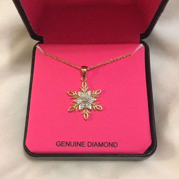 Diamond snowflake necklace - Picture 1 of 2